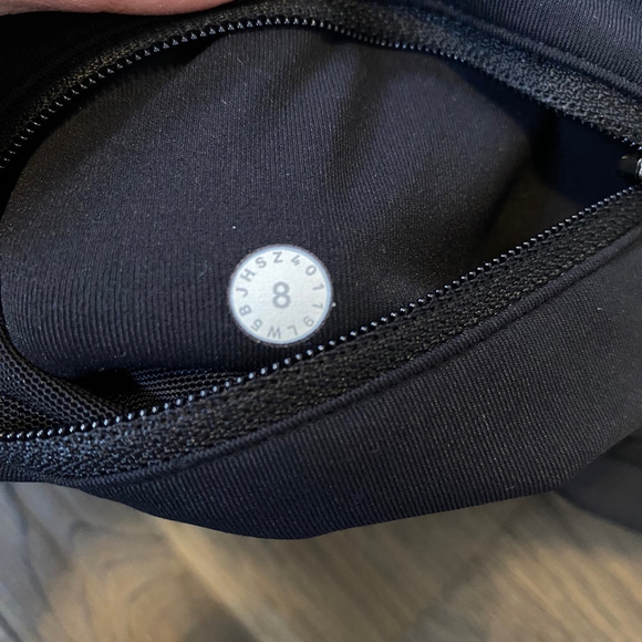 Lululemon Speed Up Tight *Full-On Luxtreme 28" Size 8 2018 release Black - Picture 8 of 13